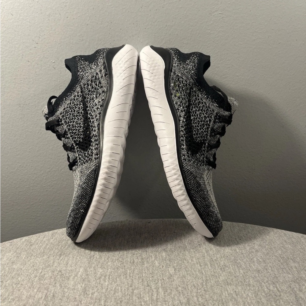 Nike Free Run Flyknit 2018 Oreo Black/White Women's Shoe Size 8 942839-101 - Picture 7 of 11